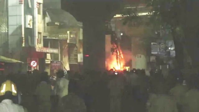 nagpur-violence-updates-curfew-imposed-after-clashes-in-mahal-hansapuri-amid-protests-for-removal-of-aurangzebs-grave-several-accused-arrested