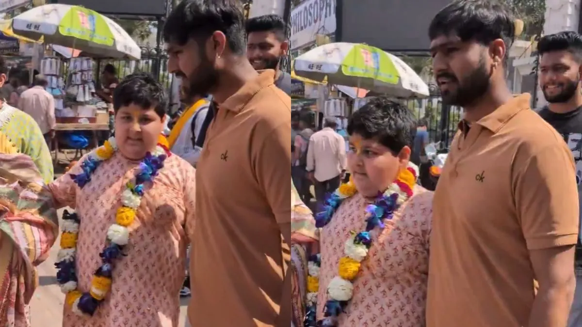 mujhe-farak-nahi-padta-bal-sant-abhinav-arora-gets-mocked-in-vrindavan-as-crowd-echoes-his-signature-phrase-viral-video