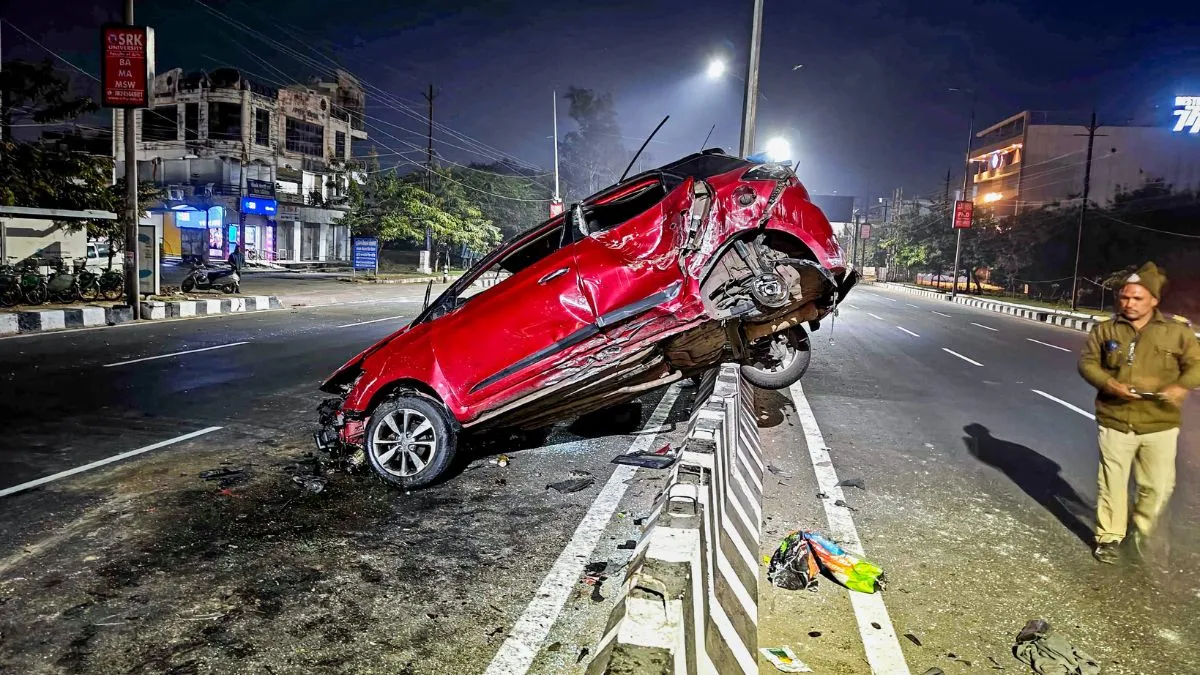 road-accident-in-maharashtra-accident-death-truck-accident-vegetable-selled-died-in-accident