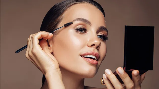 summer-makeup-tips-8-sweatproof-makeup-essentials-you-need-in-hotter-months