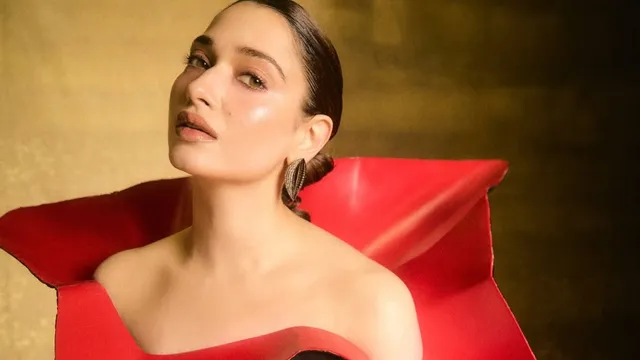 tamannaah-bhatia-says-she-is-fairly-private-about-her-personal-life-amid-breakup-rumours-with-vijay-varma
