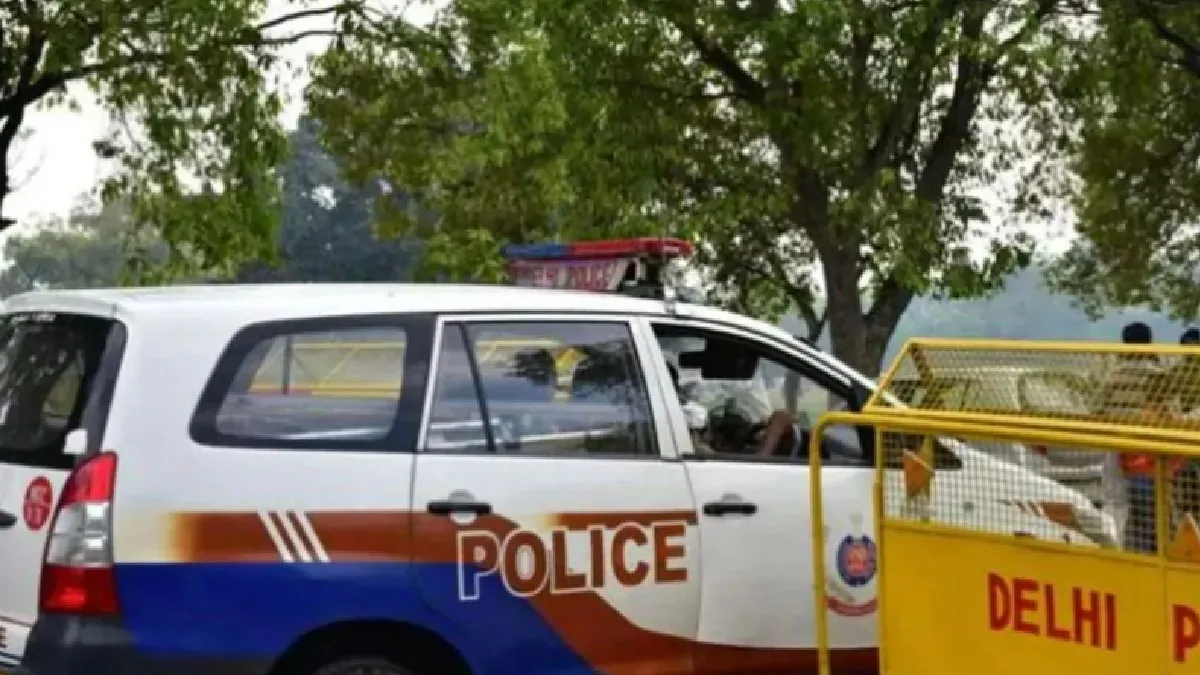 delhi-police-busts-sex-racket-in-paharganj-rescues-23-women-including-three-minors-seven-arrested