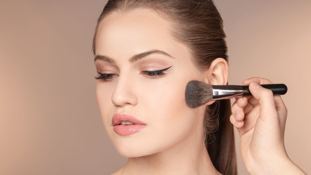 how to apply blush