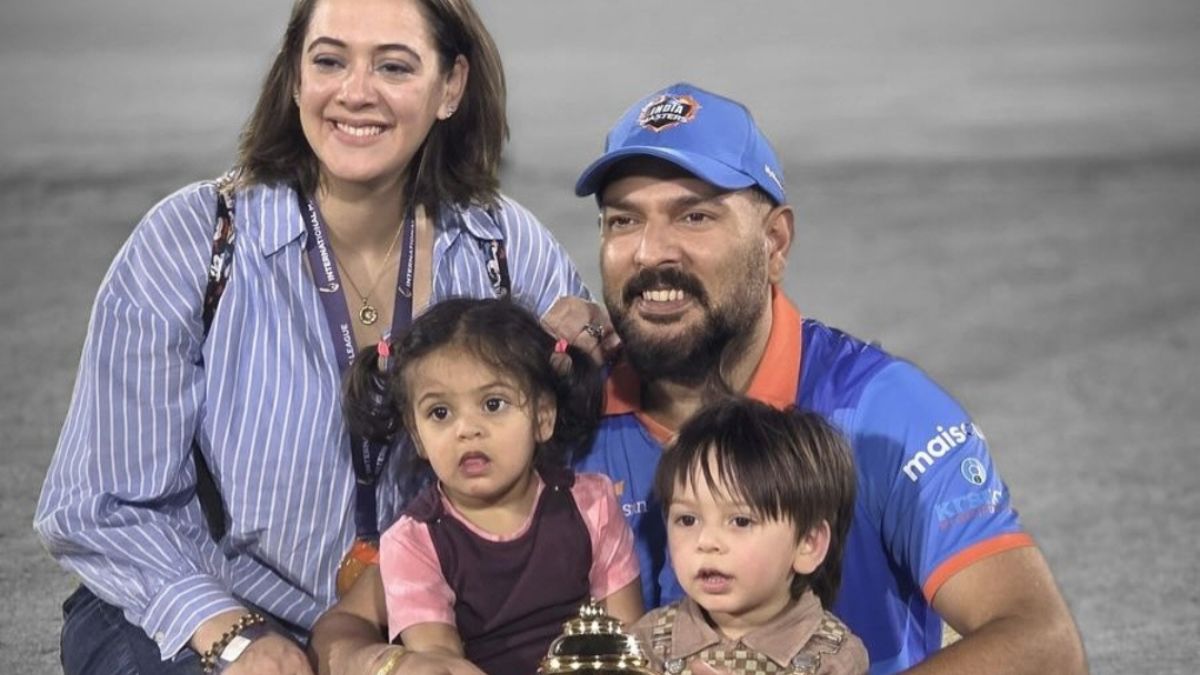 Yuvraj Singh with his family