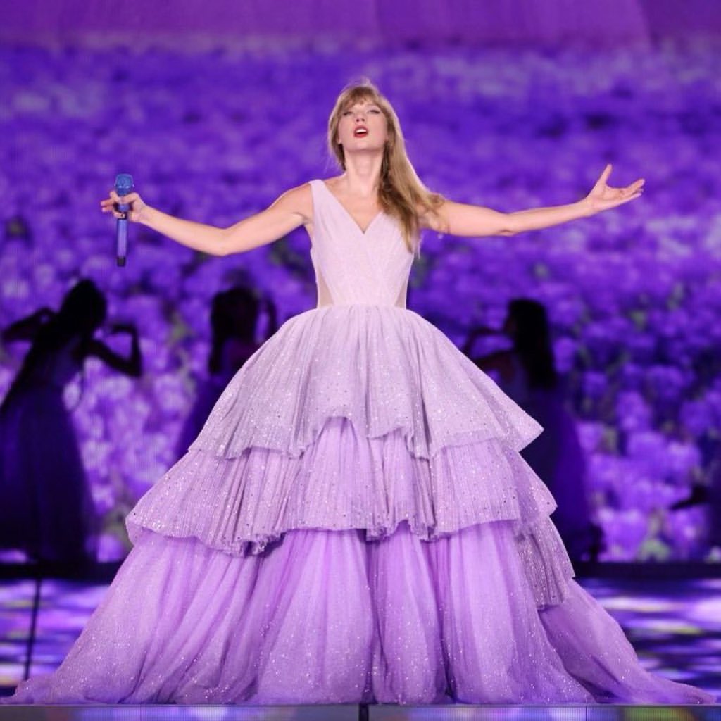 taylor swift gown