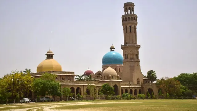 allahabad-university-professors-engage-in-violent-brawl-over-leave-application-varsity-launches-probe