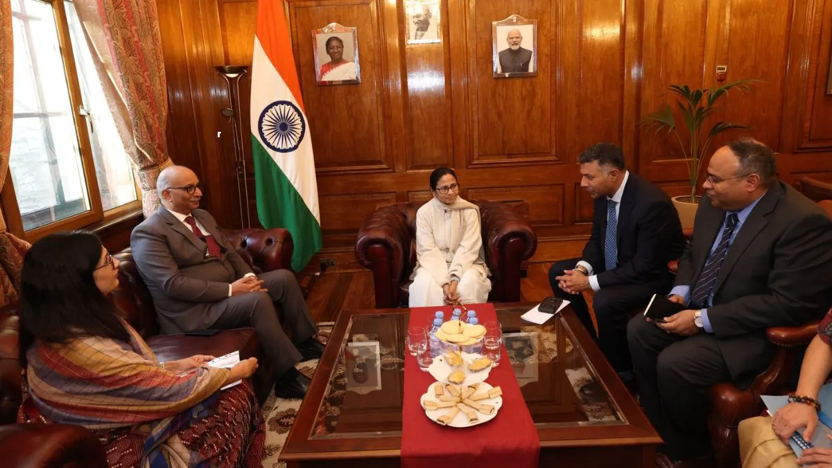 mamata-banerjee-invites-british-businesses-to-invest-in-bengal-highlights-uk-centuries-old-ties-with-kolkata