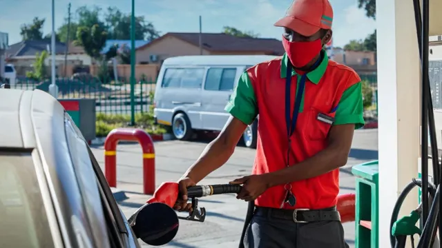 delhi-to-ban-ice-vehicles-95-per-cent-electric-vehicle-registrations-targeted-by-2027-what-ev-policy-20-means-for-you