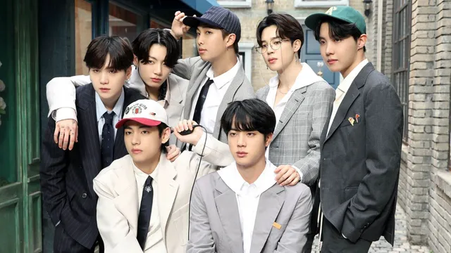 bts-jungkook-jimin-v-jhope-suga-jin-and-rm-nail-dance-moves-on-shah-rukh-khan-marjaani-song-desi-army-cant-stop-grooving-fanmade-viral-video