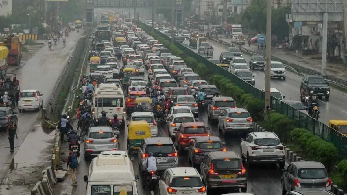 delhi-traffic-advisory-1-week-restrictions-announced-for-commuters-heading-towards-jhandewalan-temple-key-roads-affected-navratri-details