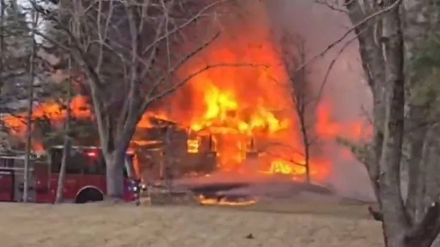 us-plane-crashes-into-home-in-brooklyn-park-minneapolis-suburb-all-onboard-killed-video