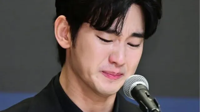 kim-soo-hyun-cries-during-press-conference-calls-himself-coward-amid-kim-sae-ron-dating-controversy