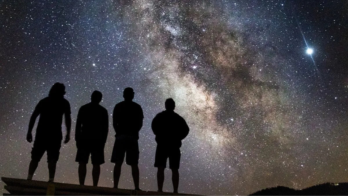 what-is-star-bathing-4-breathtaking-places-to-experience-the-celestial-travel-trend-in-india