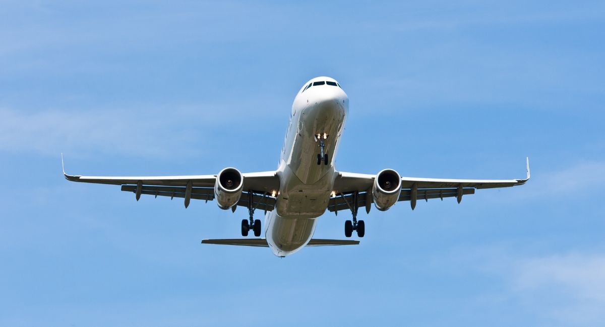 indigo-introduces-daily-direct-flights-from-lucknow-to-srinagar-halts-nagpur-route-due-to-low-demand-details