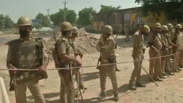 meerut-over-six-people-injured-after-clashes-following-eid-prayers-several-rounds-of-bullets-fired