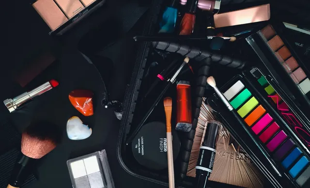 is-your-makeup-expired-know-when-to-throw-away-your-makeup-products