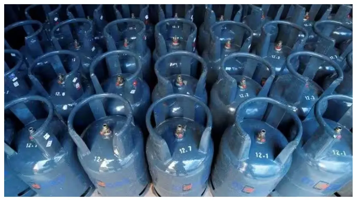 lpg-commercial-cylinder-prices-decline-by-rs-41-from-today-check-revised-rates