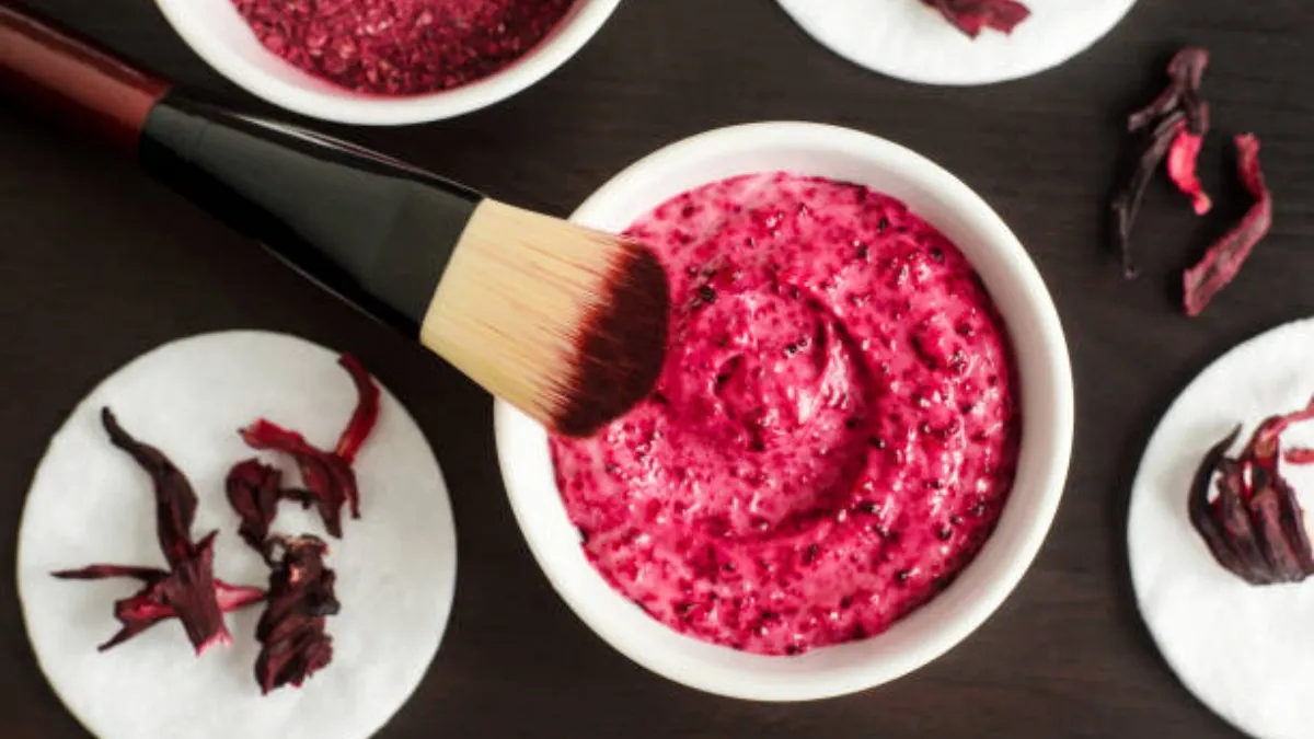 5-diy-rose-face-packs-for-smooth-soft-and-glowing-skin