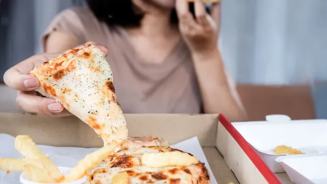 how-binge-eating-disorder-can-create-various-health-complications-in-your-kids-know-from-an-expert