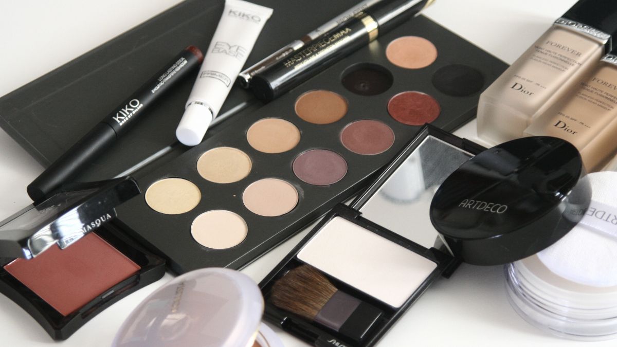 Must Have Essentials For Beginner's First Makeup Kit