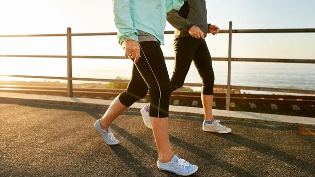 5-common-mistakes-you-should-avoid-while-walking-know-reasons