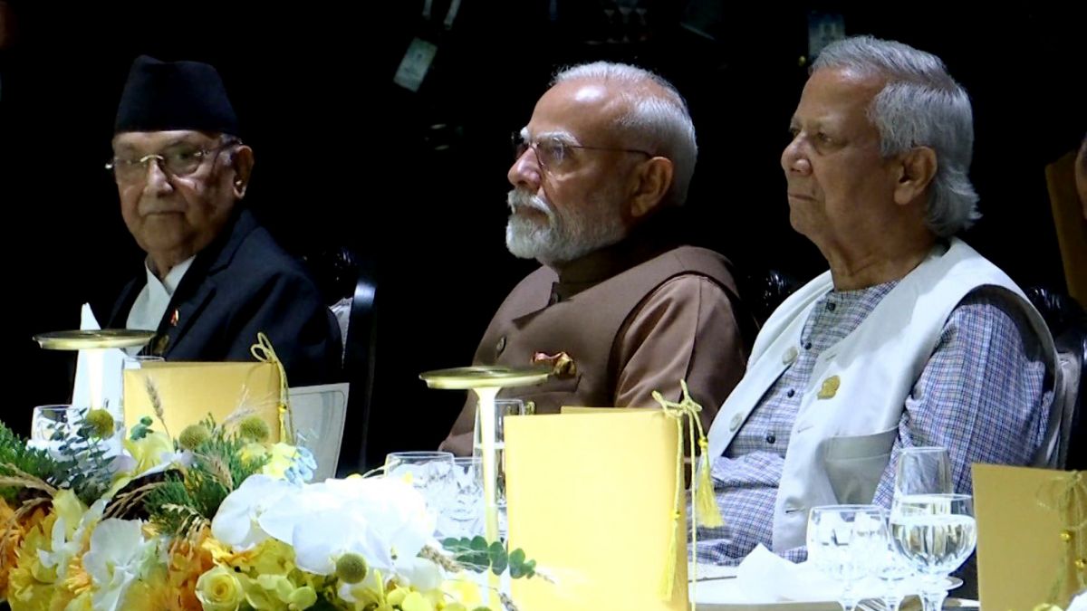PM Modi, Bangladesh's Yunus Seated Together At BIMSTEC Dinner In Thailand Amid Tension; Bilateral Meeting Expected
