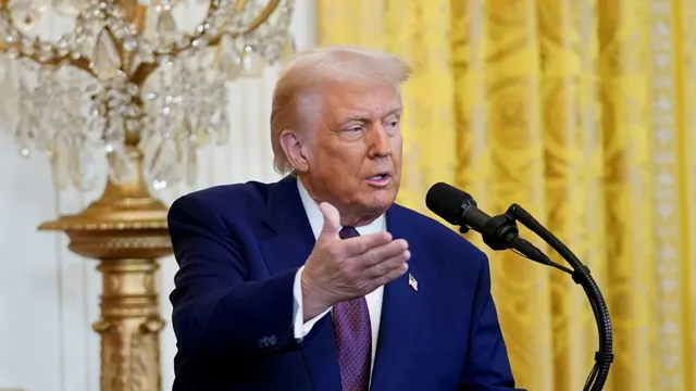 gold-card-eb-5-programme-donald-trump-unveils-rs-425-crore-gold-card-a-premium-path-to-us-citizenship