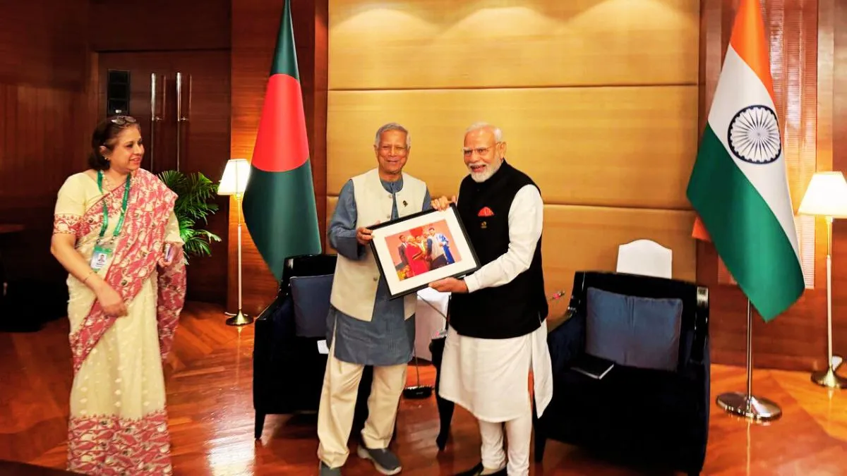 bangladesh-chief-adviser-gifts-decade-old-photo-to-pm-modi-highlighting-a-full-circle-of-life