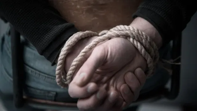 karnataka-man-jailed-for-killing-his-wife-then-finds-her-alive-in-hotel-with-another-man-heres-what-happened-next