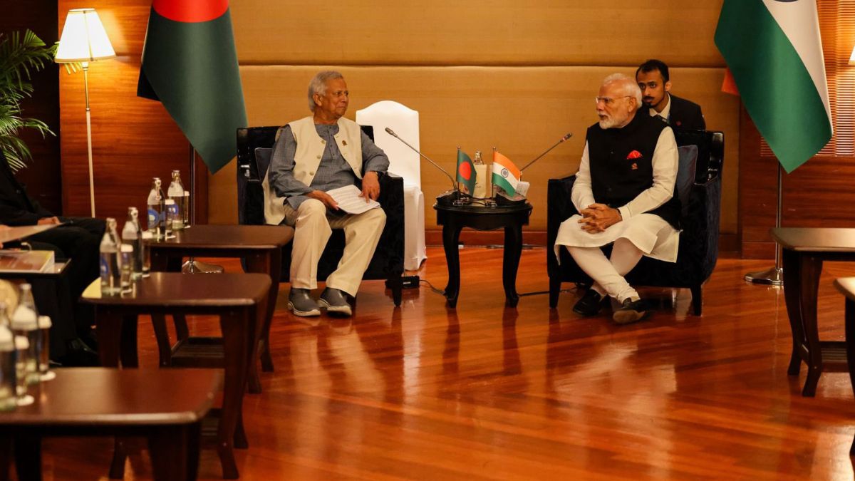 pm-modi-yunus-meeting-sparks-row-after-interim-chief-press-secretary-shafiqul-alam-remarks-reports-call-bangladesh-take-mischievous-political