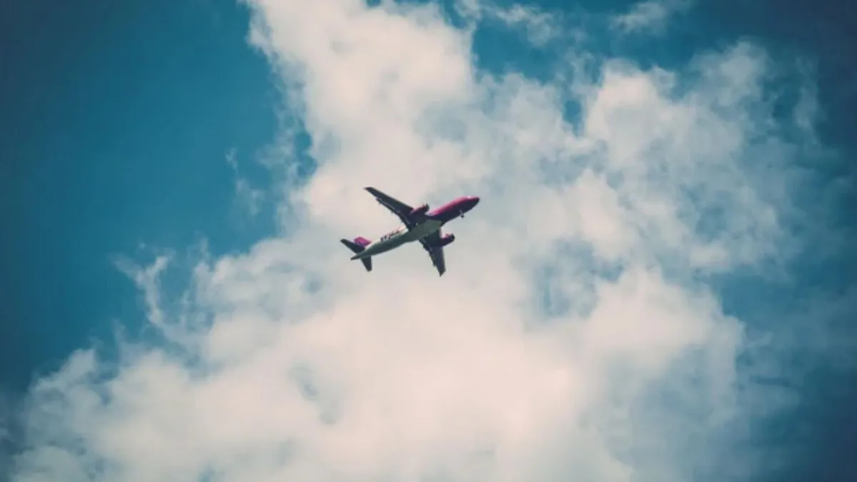 jaipur-bound-indigo-flight-makes-emergency-landing-in-mumbai-after-bomb-threat-note-found-inside