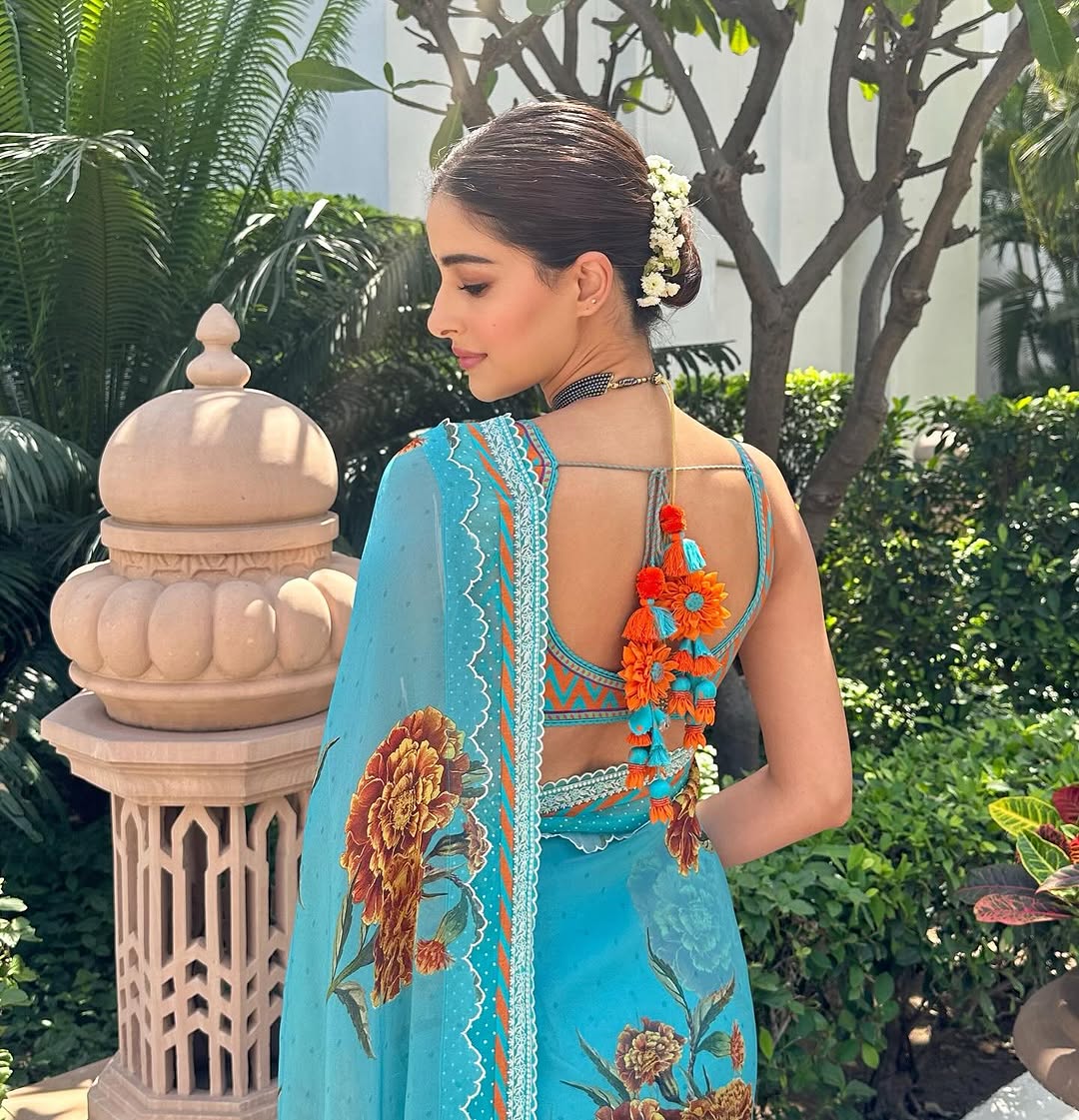 ananya panday backless blouse