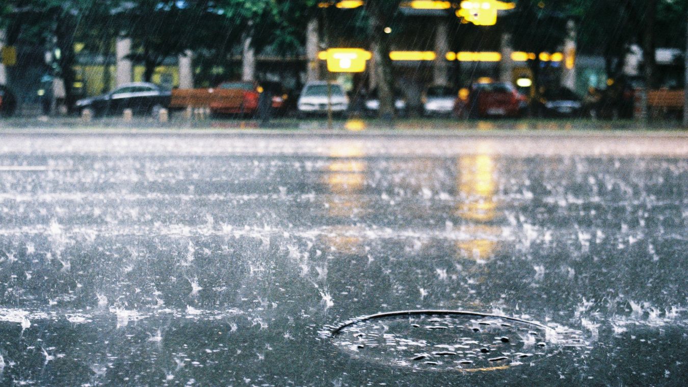 bengal-weather-heavy-rains-likely-in-four-districts-amid-heatwave-kolkata-likely-to-see-drizzles-till-april-10