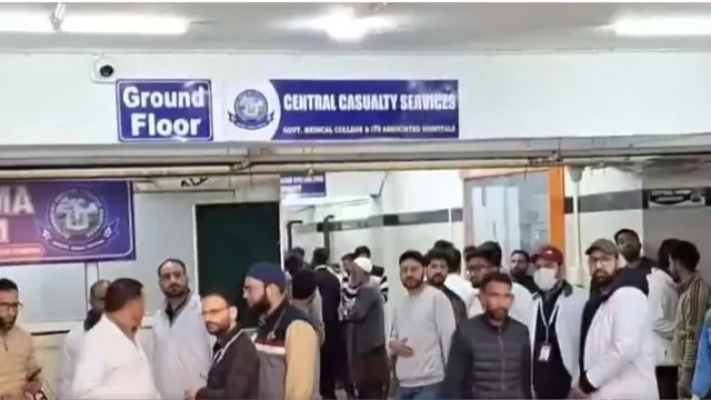 janmmu-kashmir-accident-two-students-die-21-injured-after-college-bus-overturns-in-kupwara-cm-extends-condolences