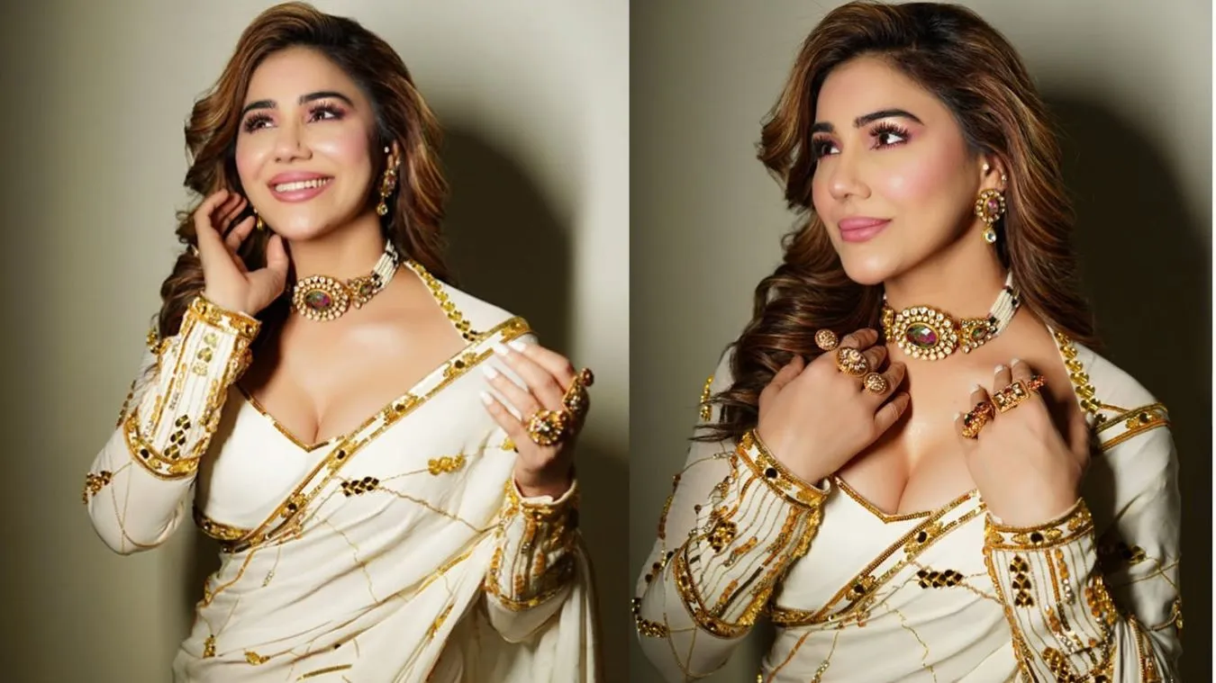 kangana-sharma-desi-diva-moment-in-stunning-white-saree-leaves-fans-breathless-internet-cant-get-enough-of-her-latest-instagram-reel-viral-video