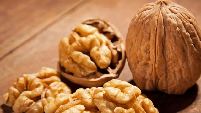 do-you-know-about-these-4-benefits-of-eating-walnuts-on-an-empty-stomach