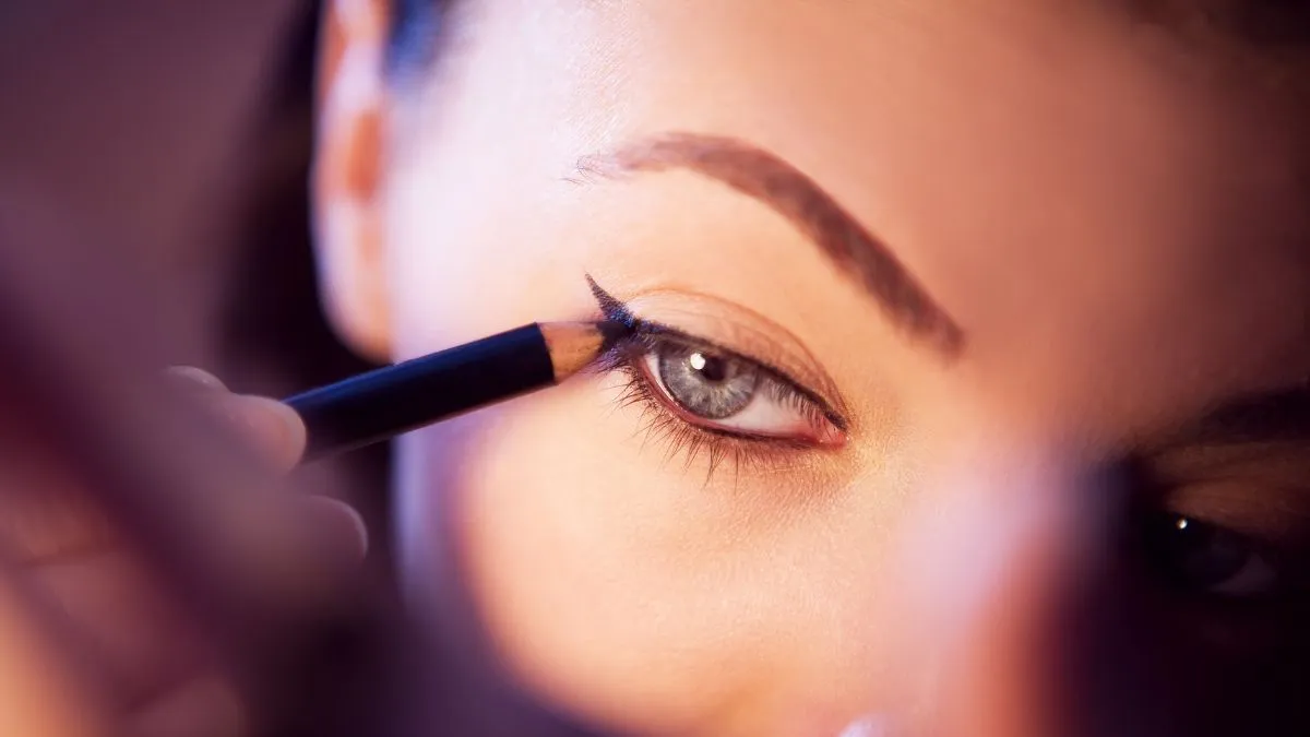 how-to-apply-kajal-perfectly-5-mistakes-you-should-avoid-to-make-your-eyes-look-beautiful