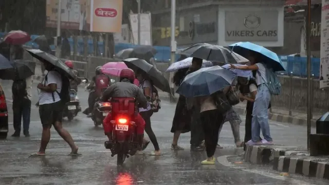 chennai-weather-imd-puts-city-other-tn-districts-on-yellow-alert-for-rain-how-long-will-showers-continue-check-forecast