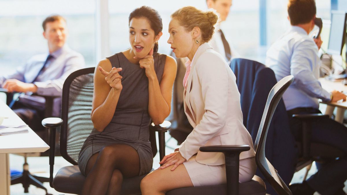 zodiac-signs-who-like-gossip