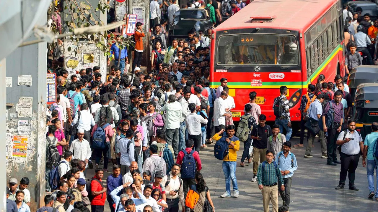 mumbai-16-year-old-detained-after-sword-attack-on-govt-bus-after-theft-accusation-by-uncle
