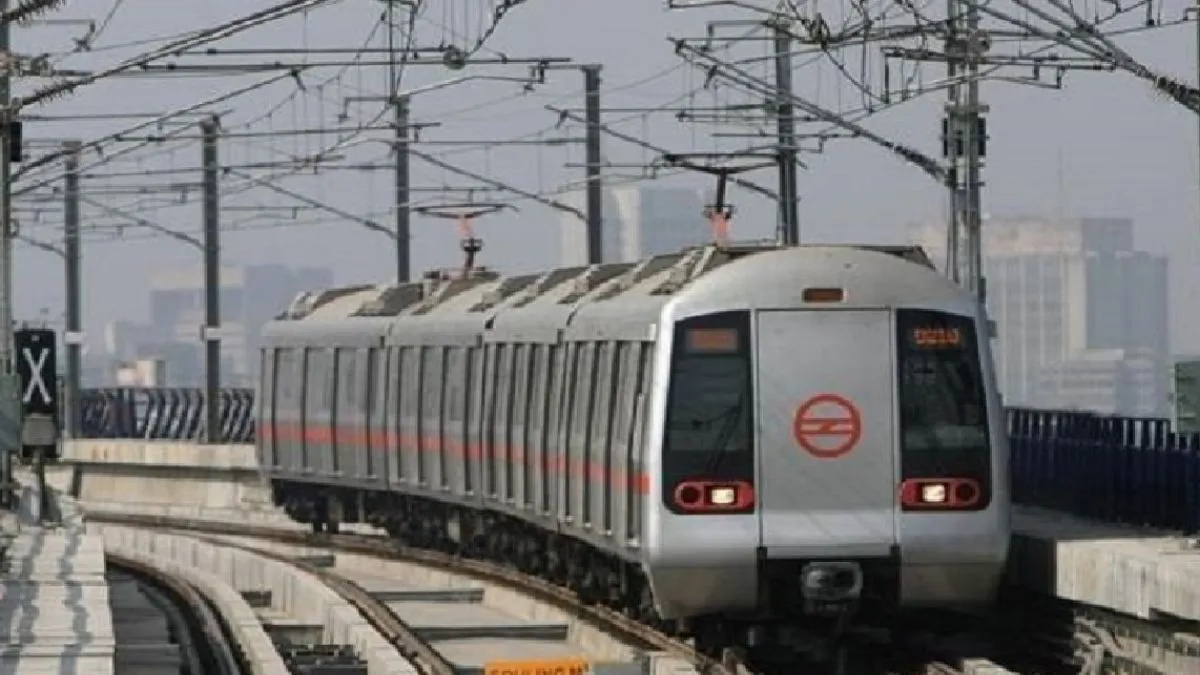delhi-metro-dmrc-plans-180-metre-foot-overbridge-to-facilitate-interchange-between-red-line-magenta-line-details