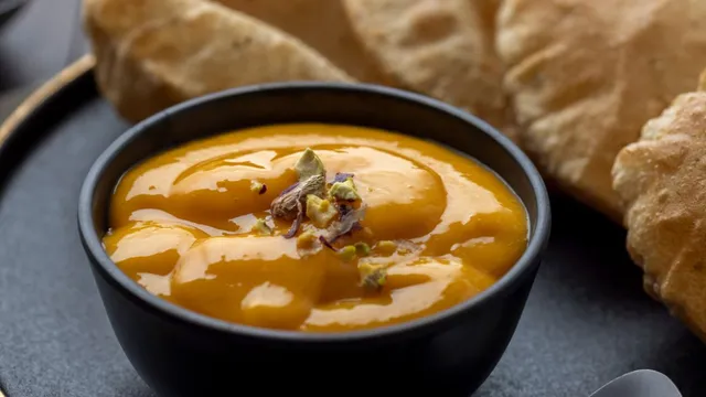 5-reasons-why-aamras-should-be-your-summer-staple
