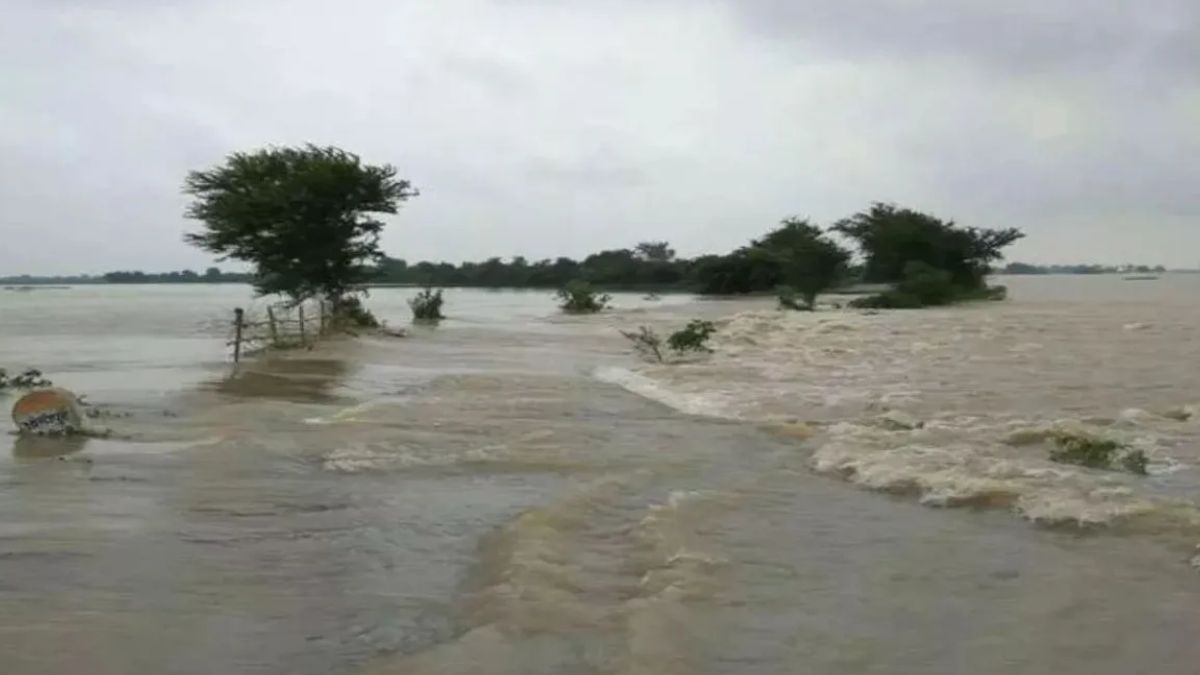 flood-alert-in-pok-pakistan-accuses-india-of-sudden-jhelum-water-release-days-after-pahalgam-terror-attacks
