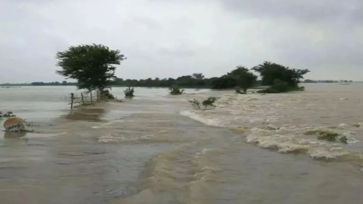 flood-alert-in-pok-pakistan-accuses-india-of-sudden-jhelum-water-release-days-after-pahalgam-terror-attacks