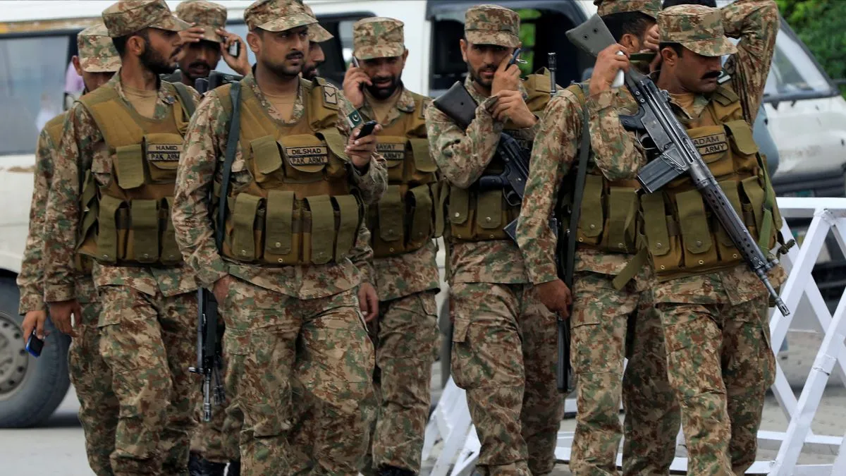 mass-resignations-in-pakistan-army-amid-fears-of-indopak-war-after-pahalgam-attack-viral-letter-sparks-concern