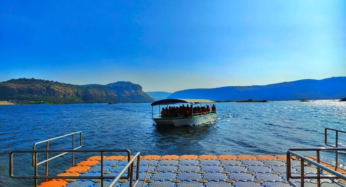 bihar-durgawati-reservoir-becomes-eco-tourism-hub-offers-boating-hot-air-ballooning-river-safaris-and-more