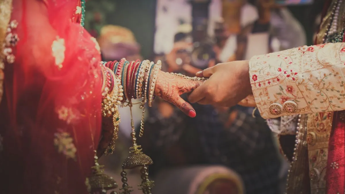 indian-man-shares-friend-bizarre-wedding-gift-request-that-leaves-internet-shocked-it-felt-like-he-was-selling-passes