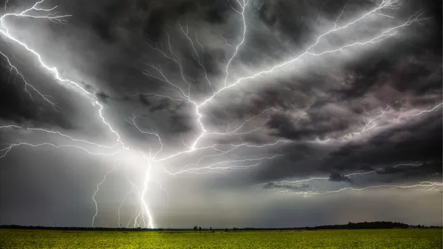 himachal-weather-thunderstorms-lightning-with-strong-winds-to-hit-state-from-may-1-to-3-12-districts-under-alert