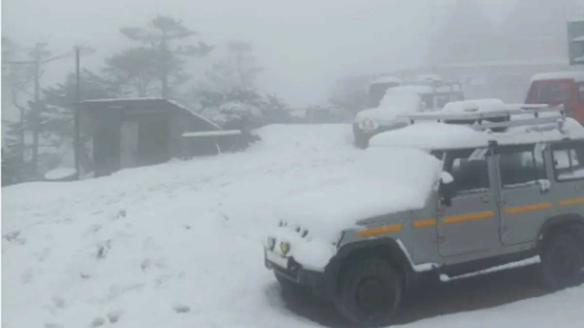 sandakphu-snowfall-west-bengal-highest-mountain-peak-receives-may-first-snowfall-watch
