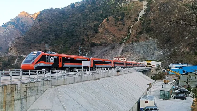 new-delhipune-vande-bharat-sleeper-train-cover-1589-km-in-20-hours-delhi-pune-connectivity